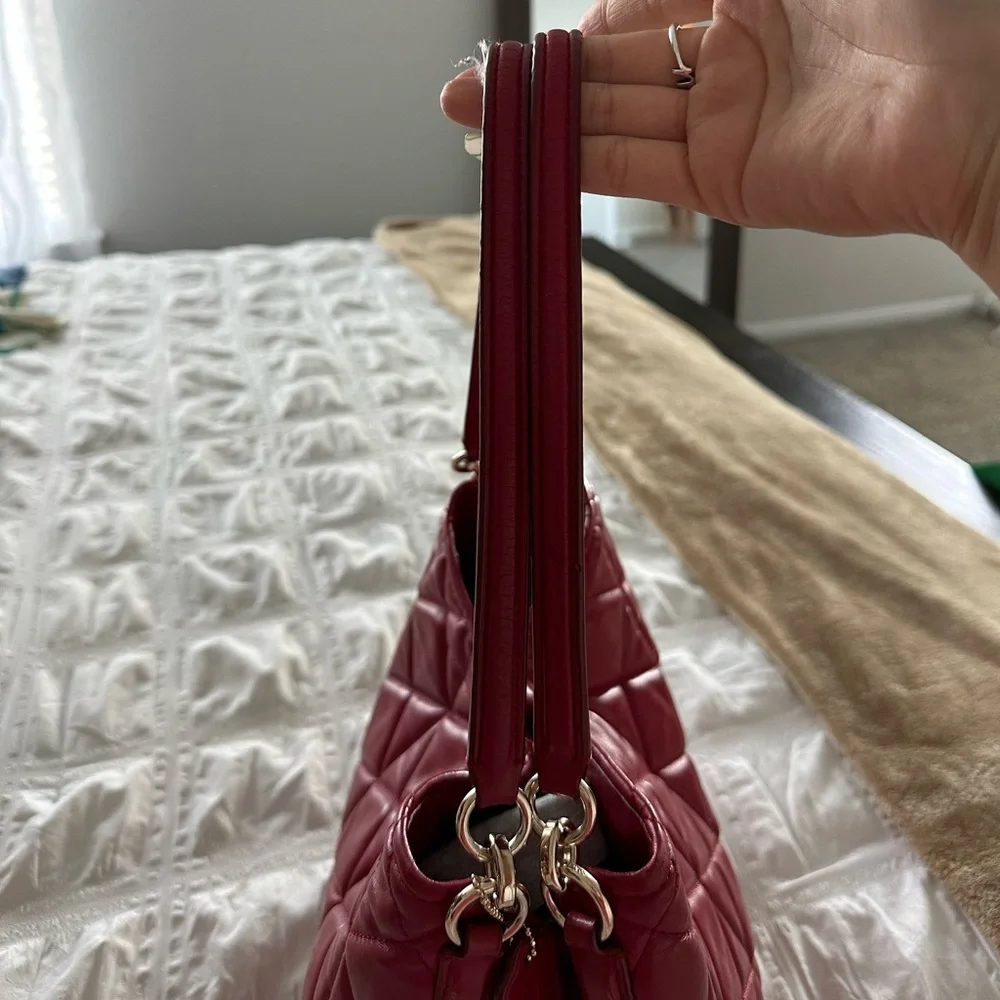 Red padded purse - Picture 3 of 6